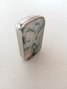 Boîte pyrogène pour allumette, en Agate dendritique et chrome.