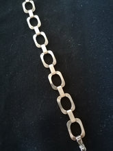 Charger l&#39;image dans la galerie, Bracelet vintage en argent massif
