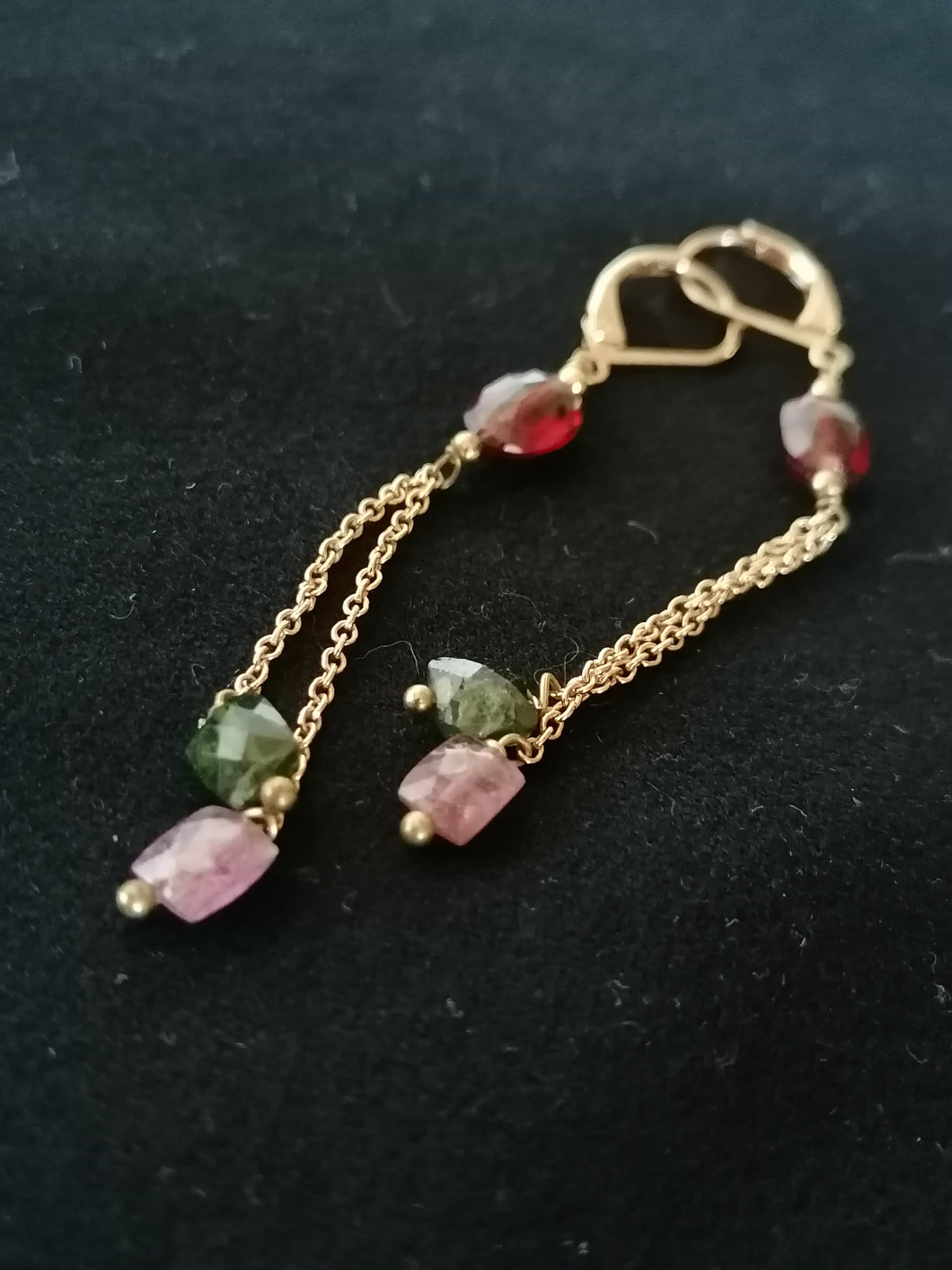 Paire de Boucle d'oreille doré et petite pierre taillé