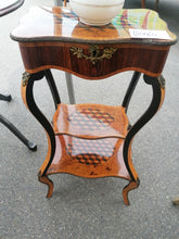 Charger l&#39;image dans la galerie, Ravissant meuble Napoléon III marqueté,  3 plateaux et un coffret

