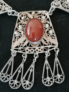 Collier filigrane argent orientale avec cabochon en verre. 