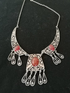 Collier filigrane argent orientale avec cabochon en verre. 