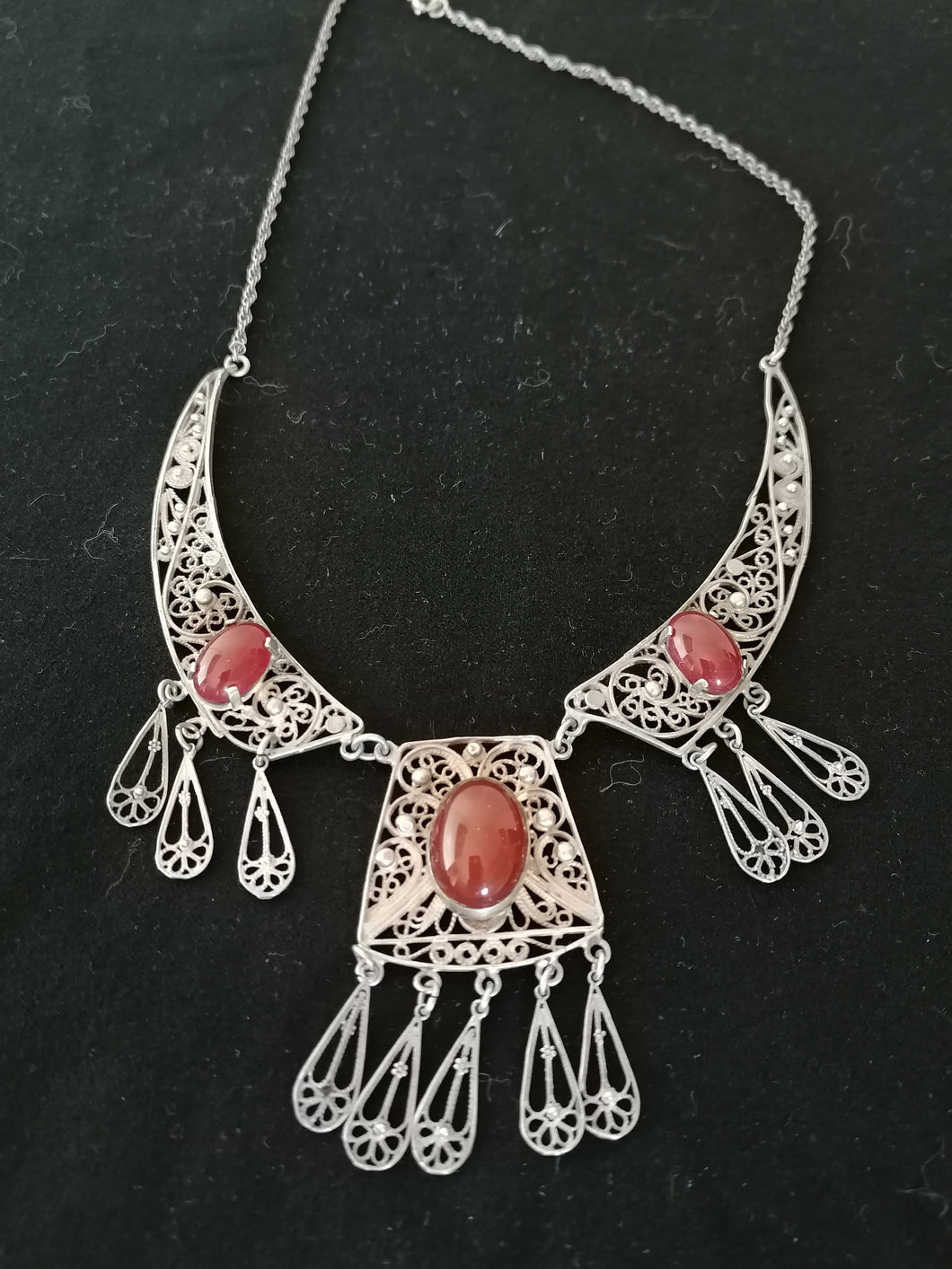 Collier filigrane argent orientale avec cabochon en verre. 
