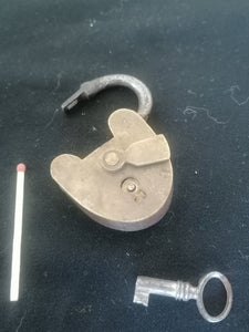 Petit cadenas ancien en laiton et fer forgé
