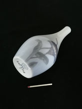 Charger l&#39;image dans la galerie, Vase en porcelaine Copenhague
