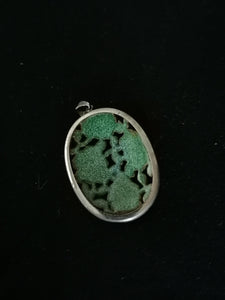 Pendentif émailé 