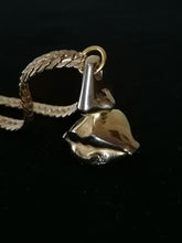 Charger l&#39;image dans la galerie, Dali bijoux doré visage signé
