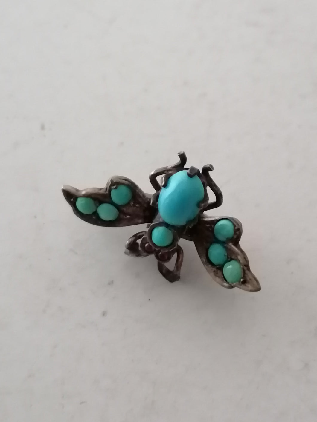 Broche papillon avec pierre. 