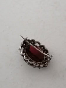 Broche en argent et cristaux