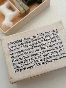 Paire de chien émenté, curiosité des Année 50 USA avec sa boîte d'origine. 
