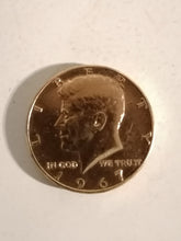 Charger l&#39;image dans la galerie, Half dollar 1967 Kennedy doré 
