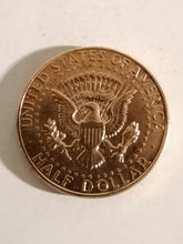 Charger l&#39;image dans la galerie, Half dollar 1967 Kennedy doré 
