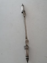 Charger l&#39;image dans la galerie, Porte aiguille à tricoter dit affiquet en argent massif, Orfèvre Suisse Janin. XIXème

