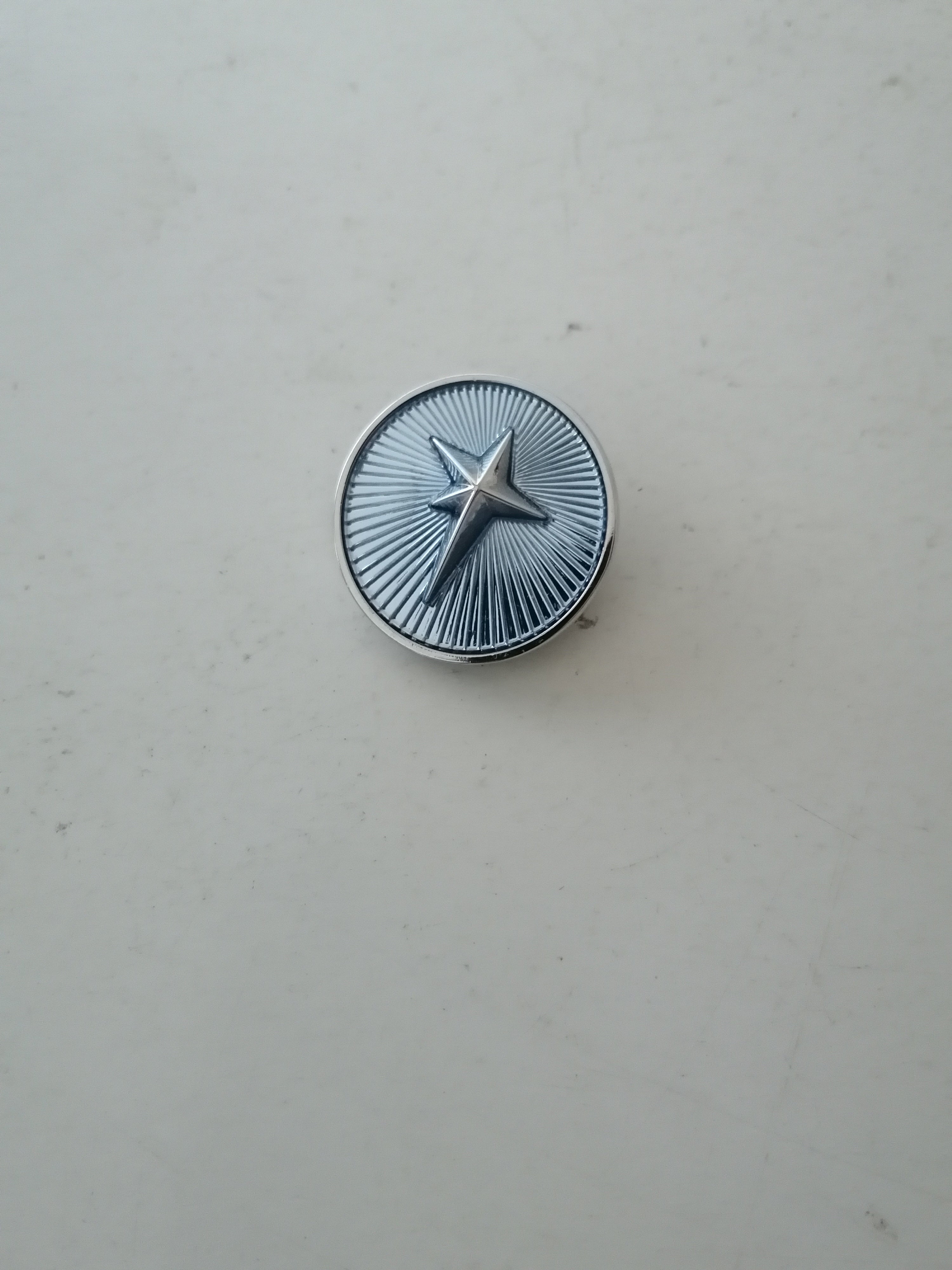 Broche étoile Thierry Mugler - Bijou De Marque - Occasion En Très Bon état