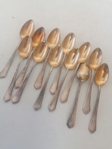 Série de 12 cuillères à café Art Déco argenté
