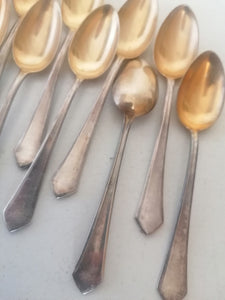 Série de 12 cuillères à café Art Déco argenté