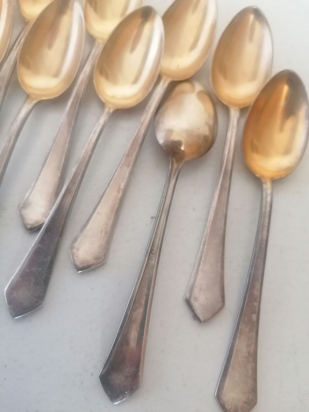 Série de 12 cuillères à café Art Déco argenté