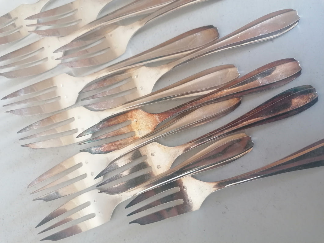 Série de 12 fourchettes argenté  à dessert Art déco 