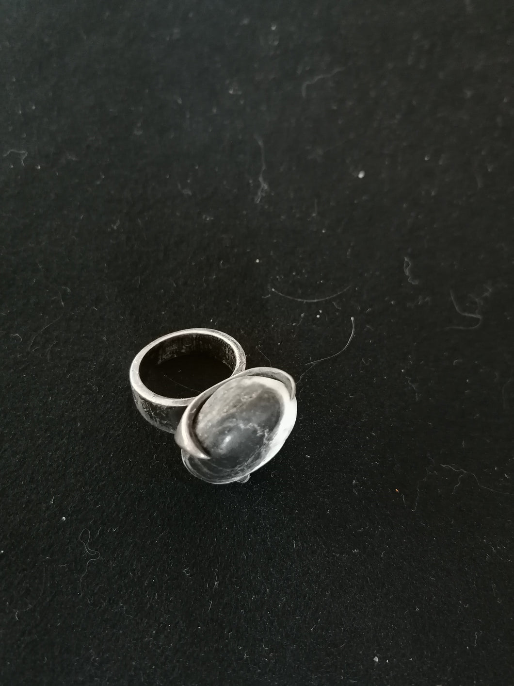 Bague création argent et pierre