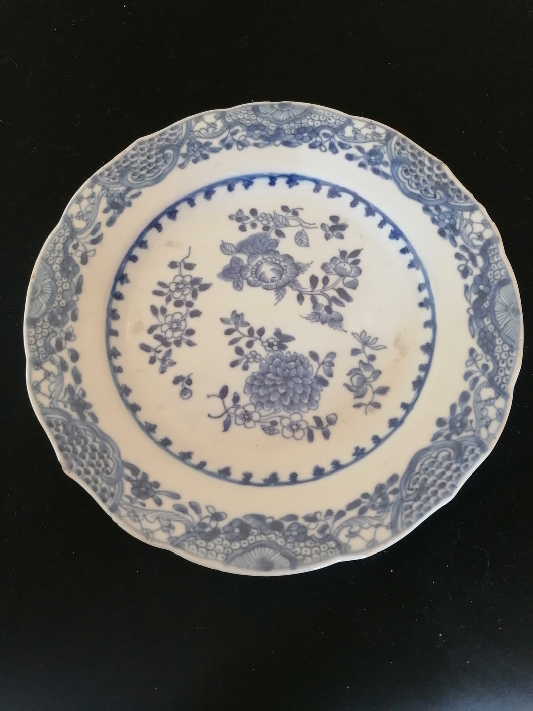 Assiette Chinoise XIXème décors bleu.