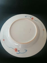 Charger l&#39;image dans la galerie, Imari japon XXème, assietes en porcelaine fine, peinte à la main. Diamètre 22cm
