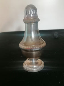 Christofle soupoudreuse en métal argenté 