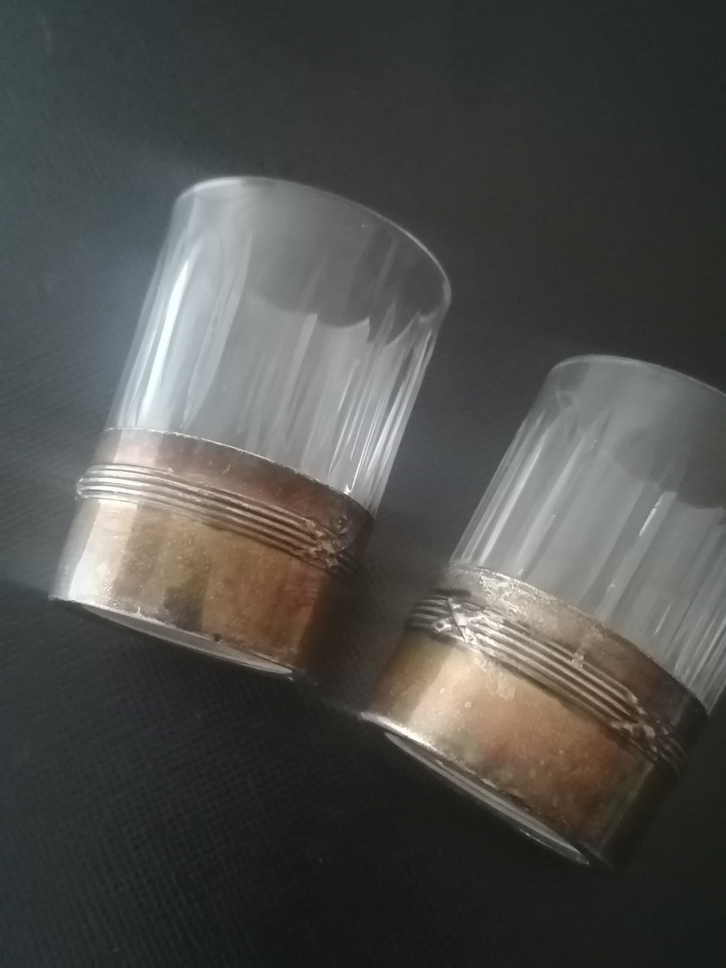 Paire de gobelet en cristal et argent à liqueurs