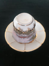 Charger l&#39;image dans la galerie, Tasse et sous tasse peinte à la main, porcelaine Allemande représentent la vielle de Kiel
