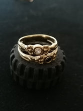 Charger l&#39;image dans la galerie, Bague femmes doré et zircon taillé. Probablement Charles Jourdan des année 90
