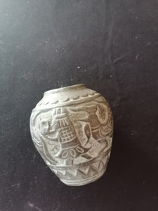 Reproduction vase antique en bronze