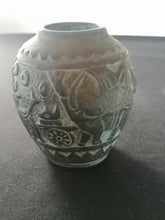 Charger l&#39;image dans la galerie, Reproduction vase antique en bronze
