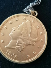 Charger l&#39;image dans la galerie, Médaille Piaget doré. 
