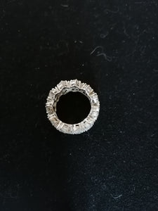 Bague doré avec strass complete.