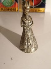 Charger l&#39;image dans la galerie, Cloche ancienne en bronze , femme en costume traditionnel. 
