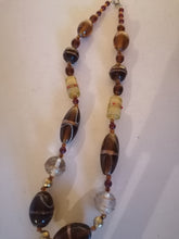 Charger l&#39;image dans la galerie, Collier perle en verre soufflé type murano vintage 
