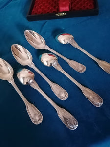Christofle coquille Louis XIV série de 6 cuillères à dessert argenté avec son écrin