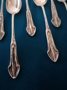 Art Nouveau d'époque, série de 6 cuillères à mocca en argent 0.800 Allemand