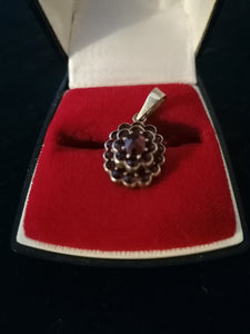 Pendentif ancien argent doré et cristaux de bohème taillé. Poinçons Tchécoslovaquie 1950 titre argent 0.835