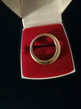 Charger l&#39;image dans la galerie, Bague en argent massif doré et cristaux taillé.
