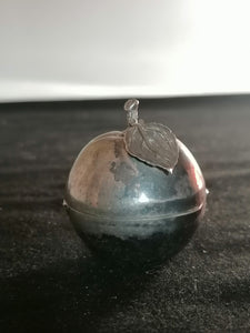 Boîte pomme en argent massif