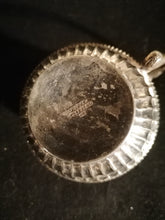 Charger l&#39;image dans la galerie, Pot à crème Anglais, en argent massif XXème 
