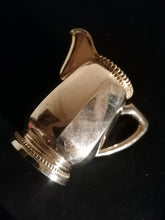 Charger l&#39;image dans la galerie, Petit crémier en argent début XXème Allemagne
