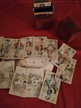 Charger l&#39;image dans la galerie, Jeux carte avec personnages et Canton Suisse, et son écrin d&#39;origine
