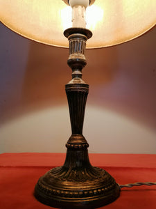 Lampe de salon style Louis XVI XIXème en bronze argenté, ancien bougeoir éléctrifé. 