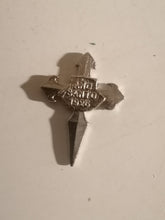 Charger l&#39;image dans la galerie, Croix de Santiago chromé apparition Compostelle
