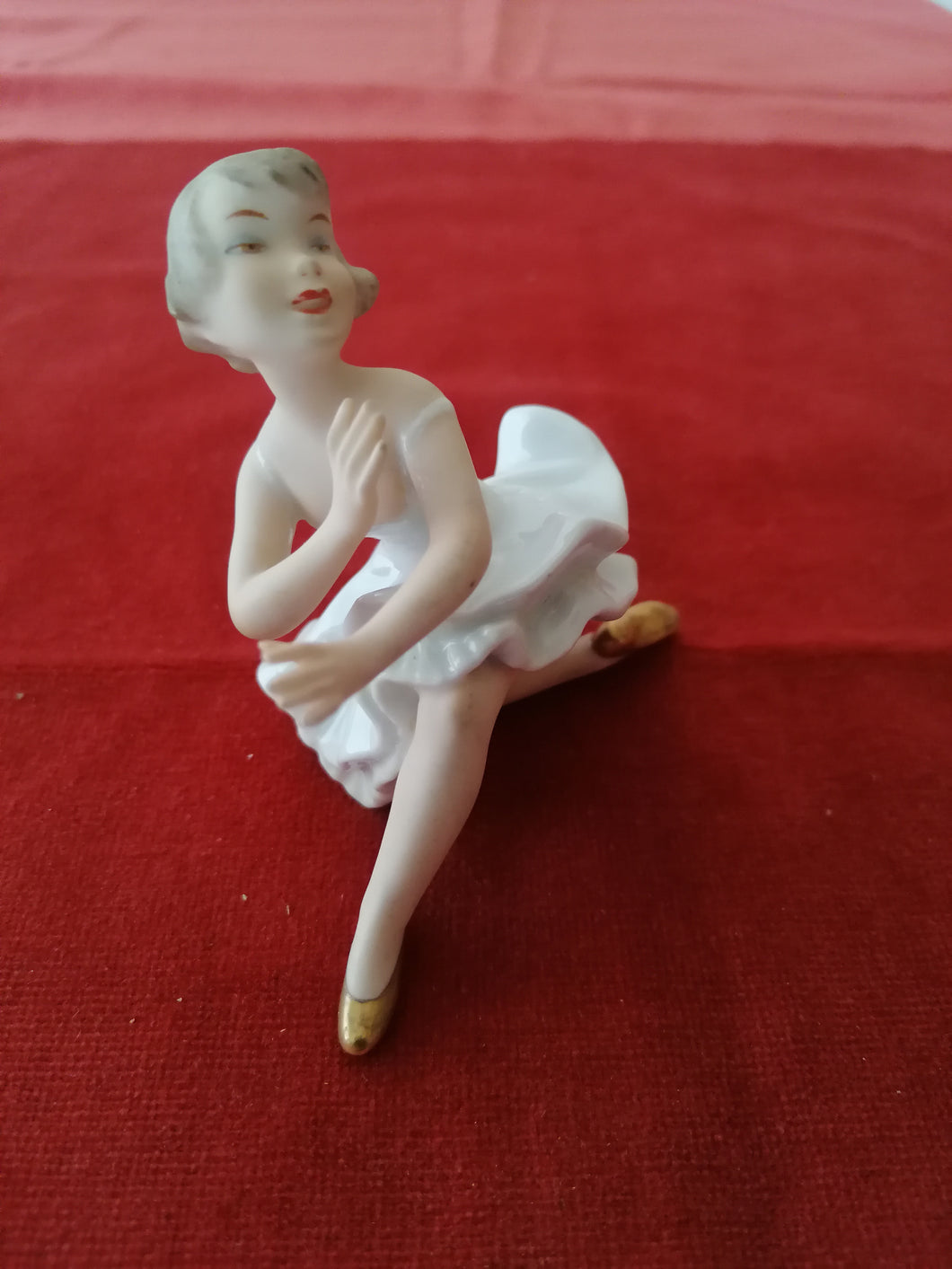 Danseuse Figurine en Porcelaine de Schaubach parfait état.