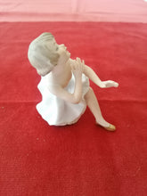 Charger l&#39;image dans la galerie, Danseuse Figurine en Porcelaine de Schaubach parfait état.
