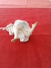 Charger l&#39;image dans la galerie, Danseuse Figurine en Porcelaine de Schaubach parfait état.
