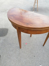 Charger l&#39;image dans la galerie, Table mi lune d&#39;époque Directoire en noyer massif plateau special issus du même morceau de bois
