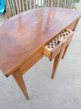 Charger l&#39;image dans la galerie, Table mi lune d&#39;époque Directoire en noyer massif plateau special issus du même morceau de bois
